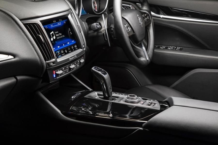 Интерьер Maserati Levante 2017 года  (AU) (фото 48 из 55)